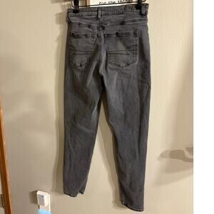 American Eagle Mom Jeans Size 4